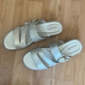 Baretraps Wedge Slip-on Sandals